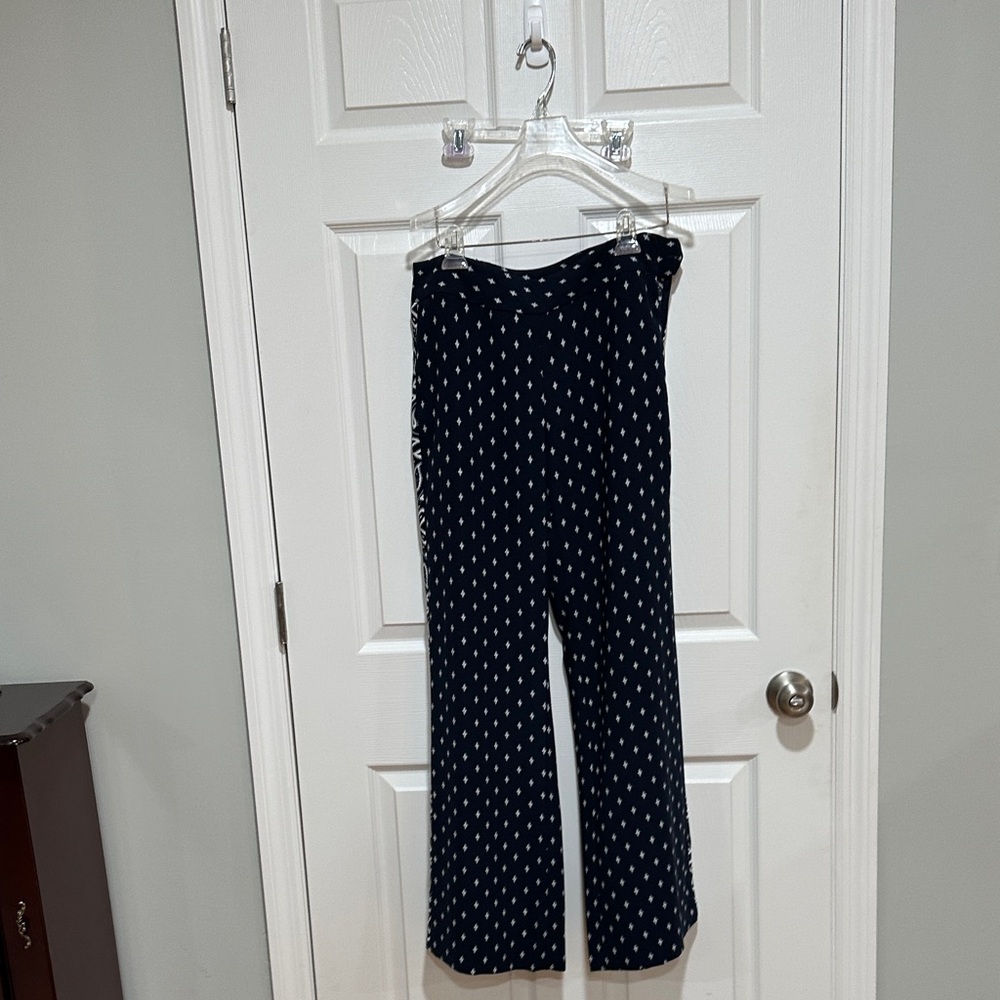 Cabi track star wide leg size 4 Navy and White Polka Dot Pants